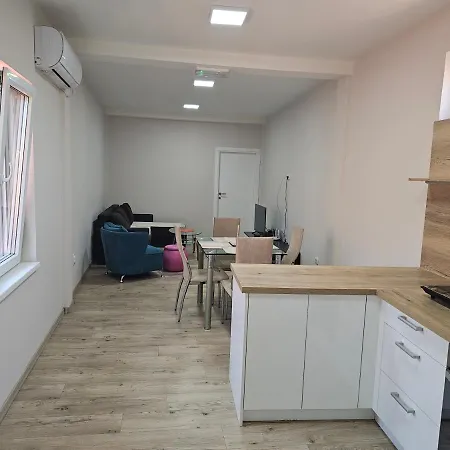 Leni2 U Centru Zajecara Zaječar