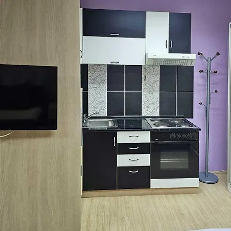 Leni2 U Centru Zajecara 자예카르